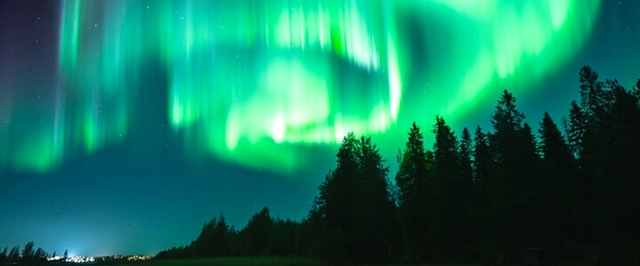 Фото: самые красивые северные сияния 2025 года
