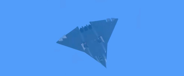 Новый прототип истребителя 6 поколения сняли вблизи