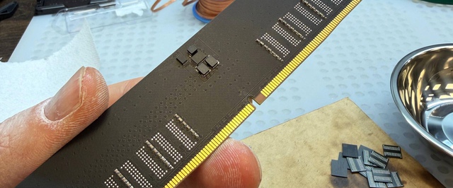Российский моддер собрал планку DDR5 из ноутбучных модулей