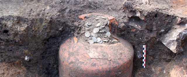 50-килограммовую «копилку», набитую монетами, нашли во Франции