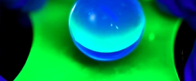 Создан OLED-экран, тянущийся в 2 раза без потери яркости