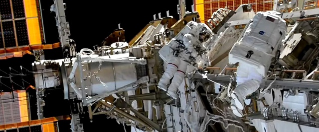На борту МКС впервые за месяц появился полный экипаж