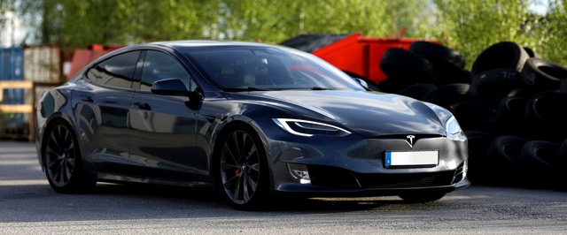 Власти США расширили расследование в отношении автопилота Tesla