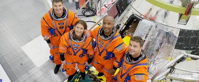 Люди впервые с 70-х покинули орбиту Земли