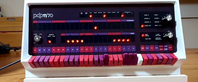 Нейросеть-трансформер обучили на компьютере 1970-х годов