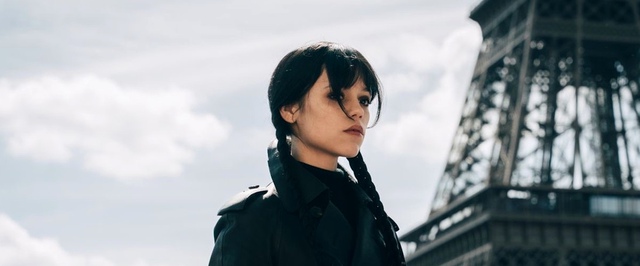 Уэнсдэй в Париже: первый кадр 3 сезона «Уэнсдэй»