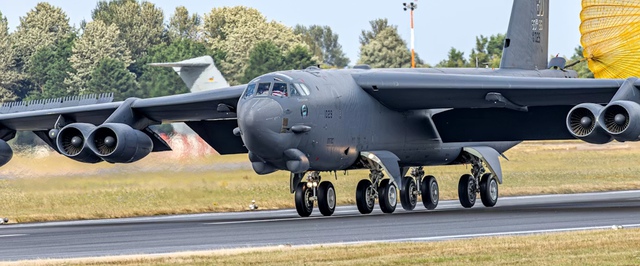 Впервые за 10 лет разбился бомбардировщик B-52 — возможно, он испытывал новый радар