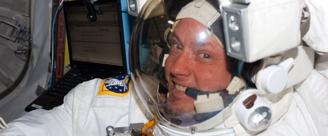 Астронавт, эвакуированный с МКС, уволился из NASA