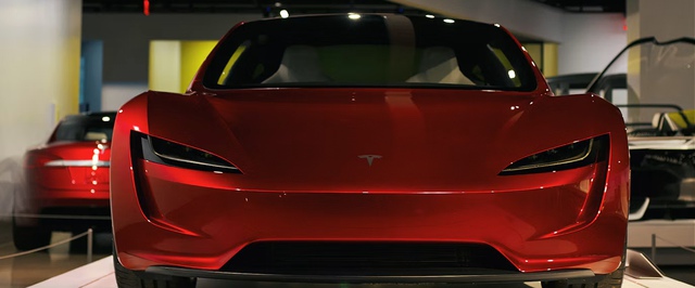 Tesla покажет новый Roadster 16 октября: спорткар будет зависать над землей