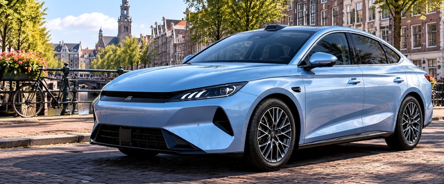 BYD показал интерьер седана Qin Plus, проезжающего 2 тысячи километров без дозаправки